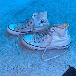 White converse sneakers
